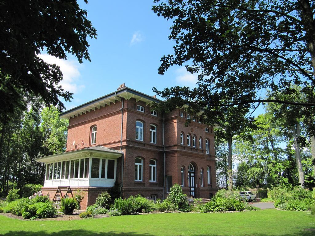Haus Im Park Apartment Wesselburen Екстериор снимка